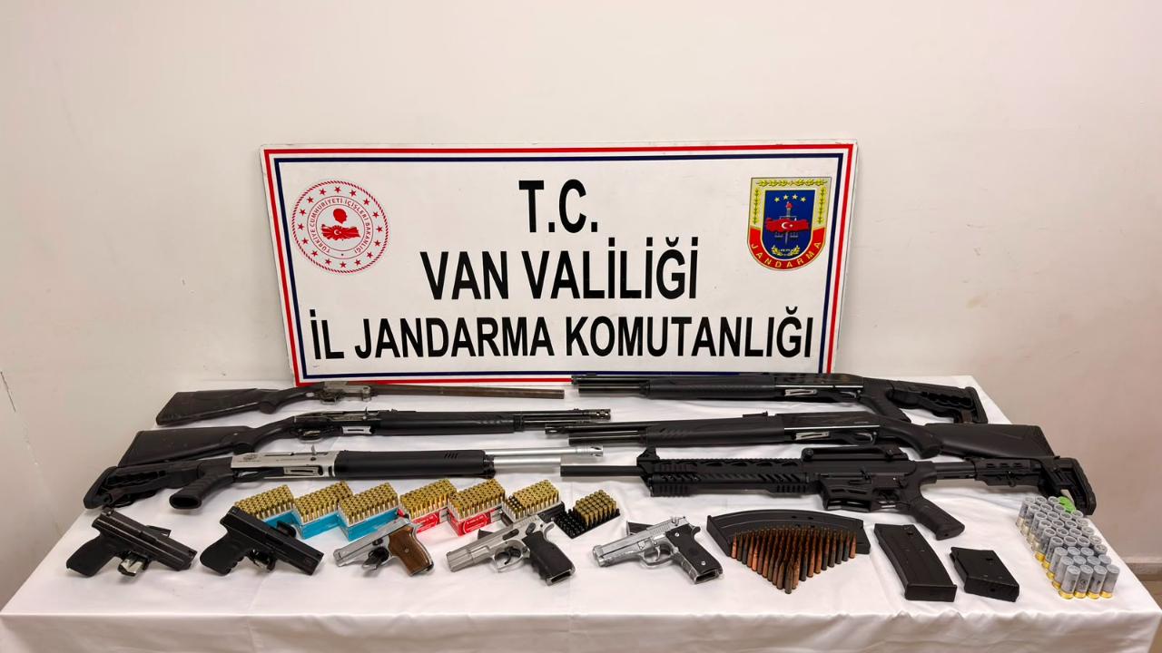 Van'da çobanları silahla tehdit eden gaspçılar yakalandı